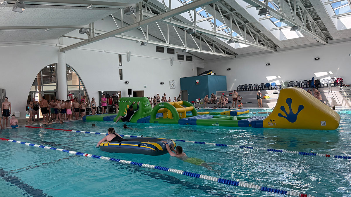 Splash & Smile Rekord viele Badegäste im Aquarium