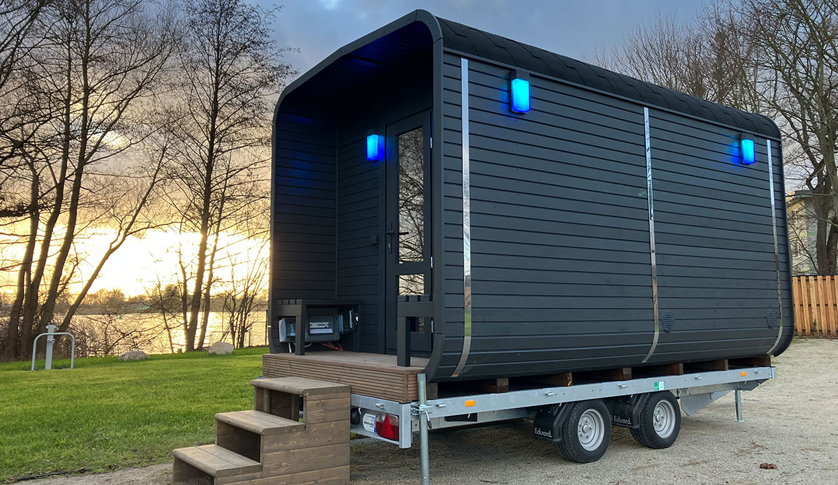 Saunawagen am Kanal im StroamCamp Schwedt